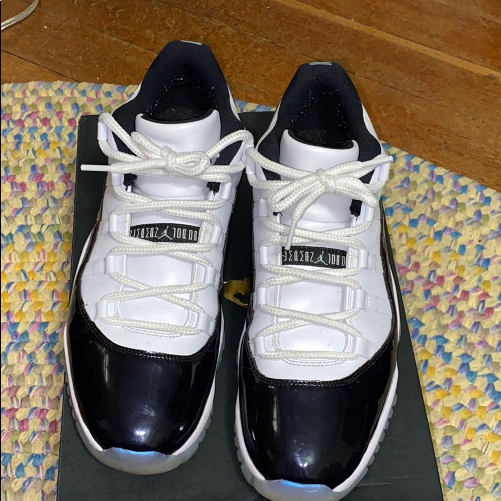 Retro 11 low Iridescent